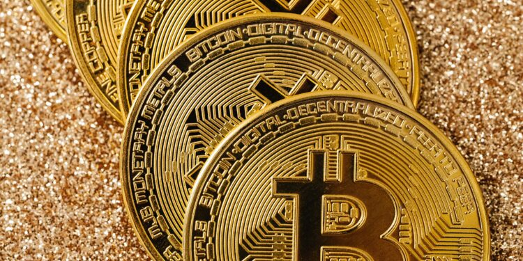 Forex bureaus sell $1 at GH¢13.10, GH¢10.40 on interbank market as of January 24